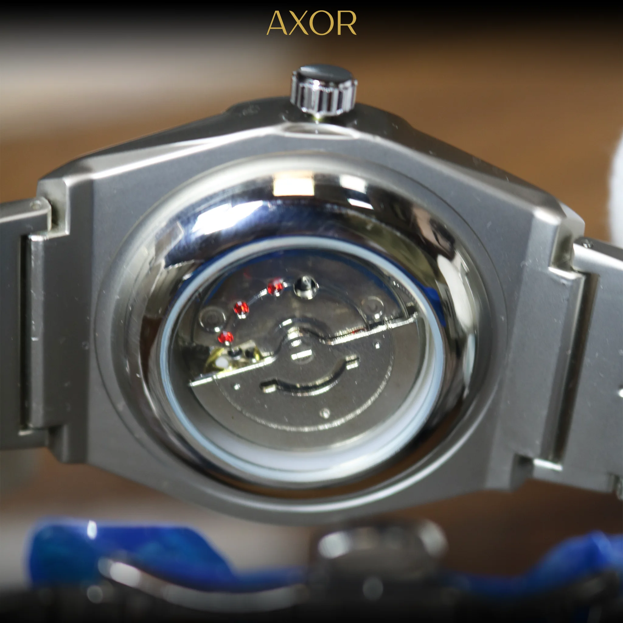 Sapphire crystal exhibition caseback revealing movement