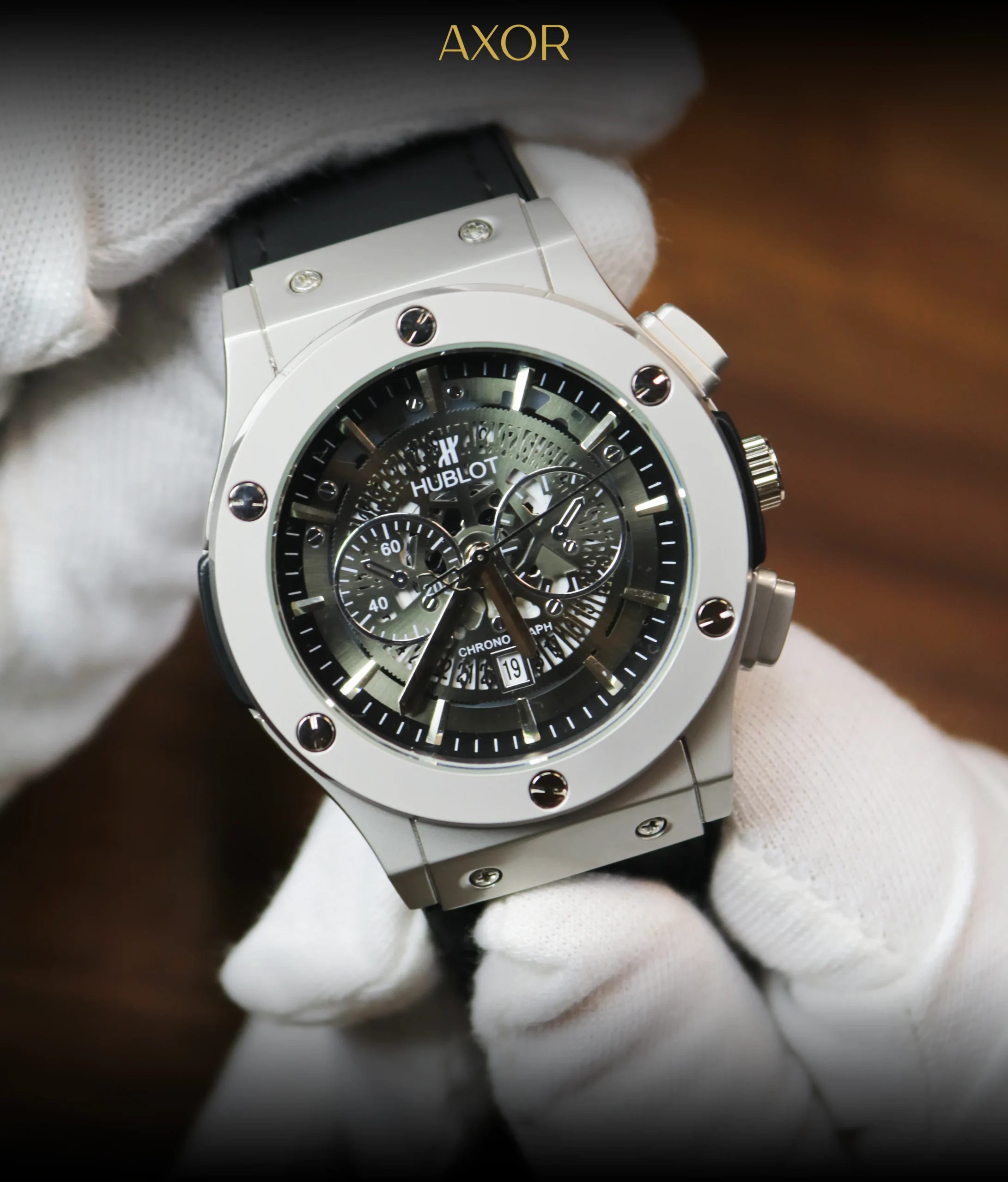 Stainless steel case detail