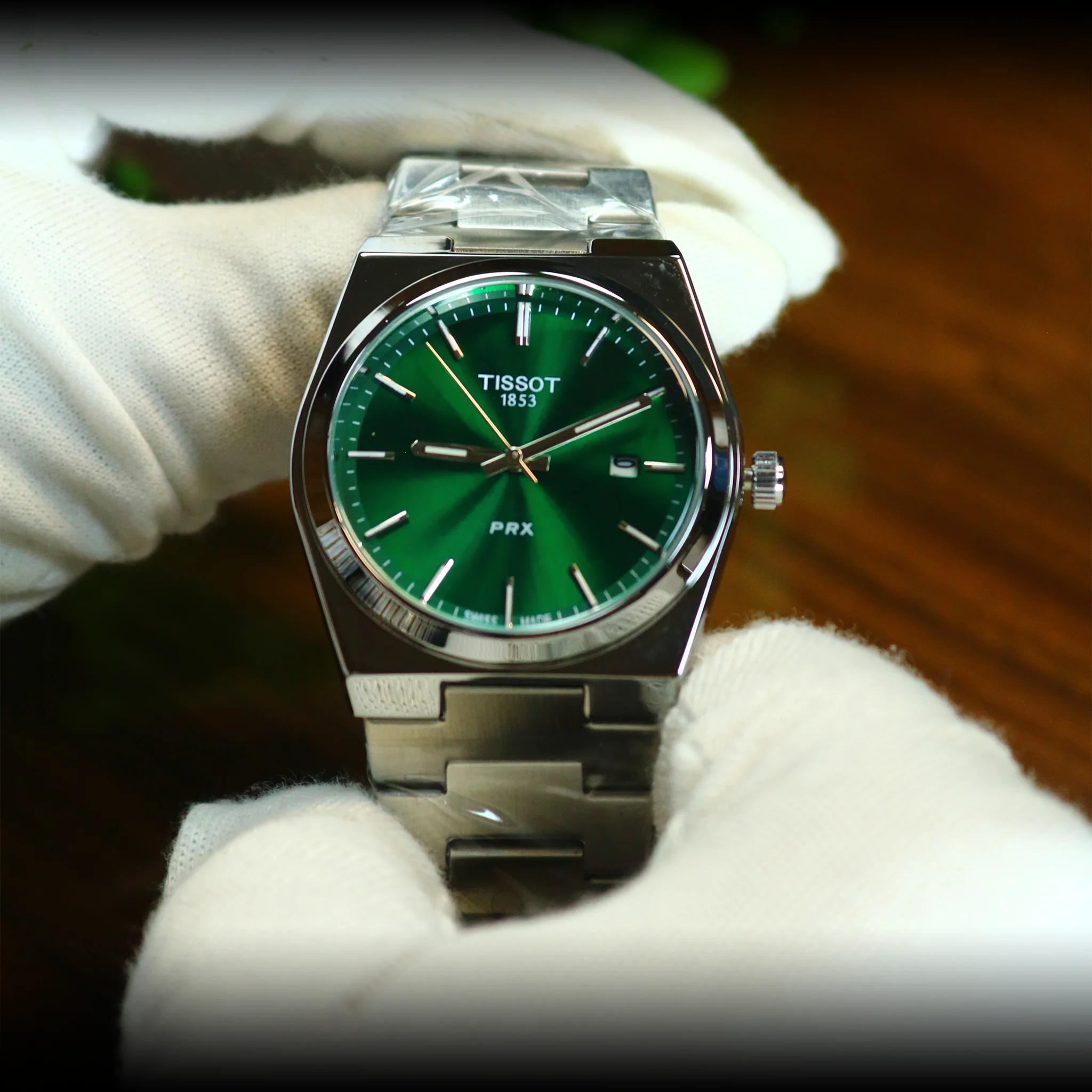 Green sunburst dial detail