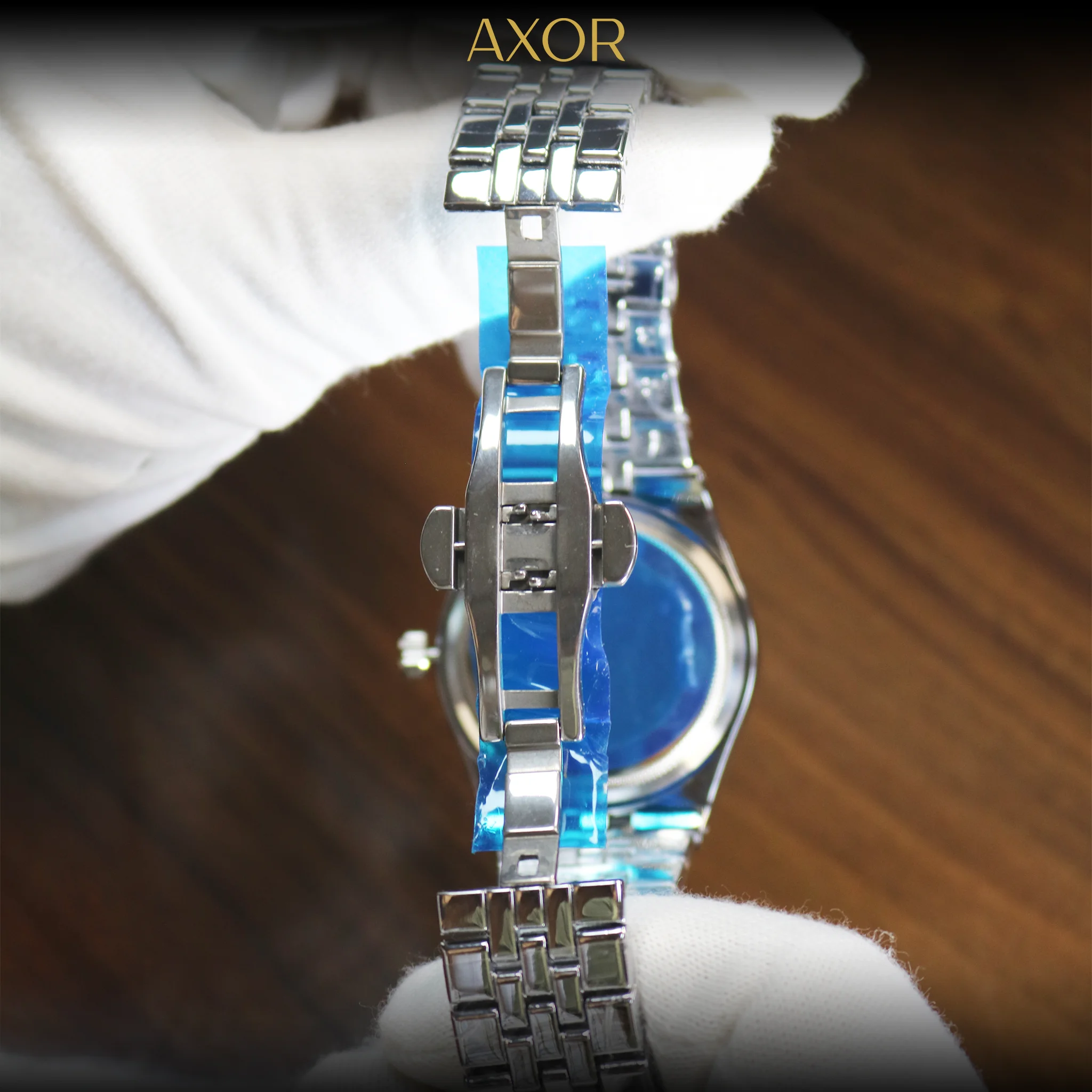 Premium oyster-style bracelet detail