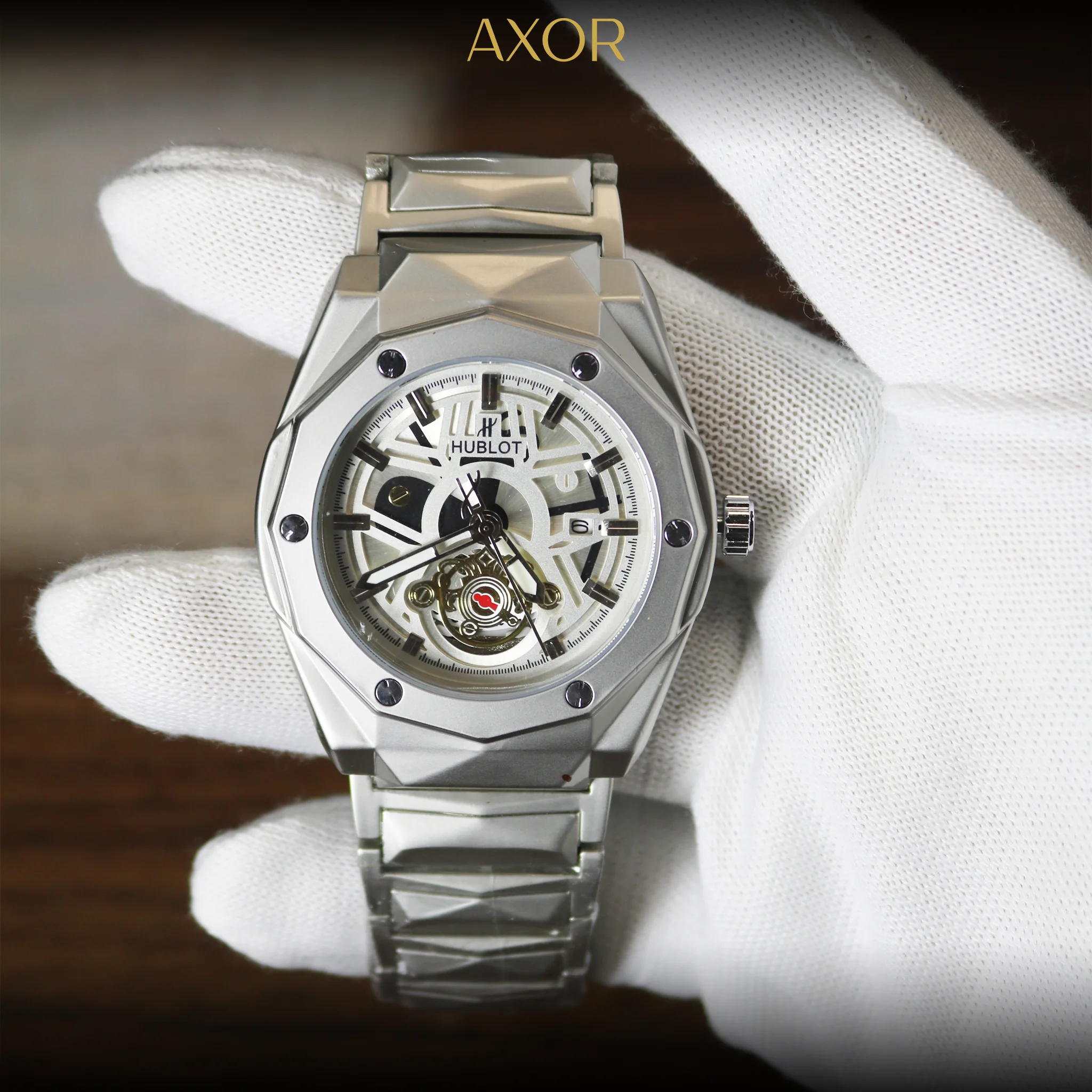 Diamond cut bezel detail on luxury watch